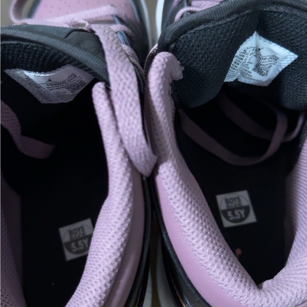 Jordan Kids Sneakers Black and Purple - Picture 6 of 7